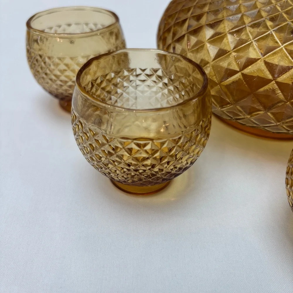 Vintage Amber Textured Glass Decanter And 5 Glasses Diamond Round w/ Lid Cordial